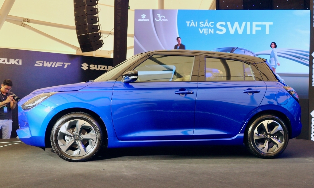 Suzuki Swift 2025 ra mắt giá 569-577 triệu đồng