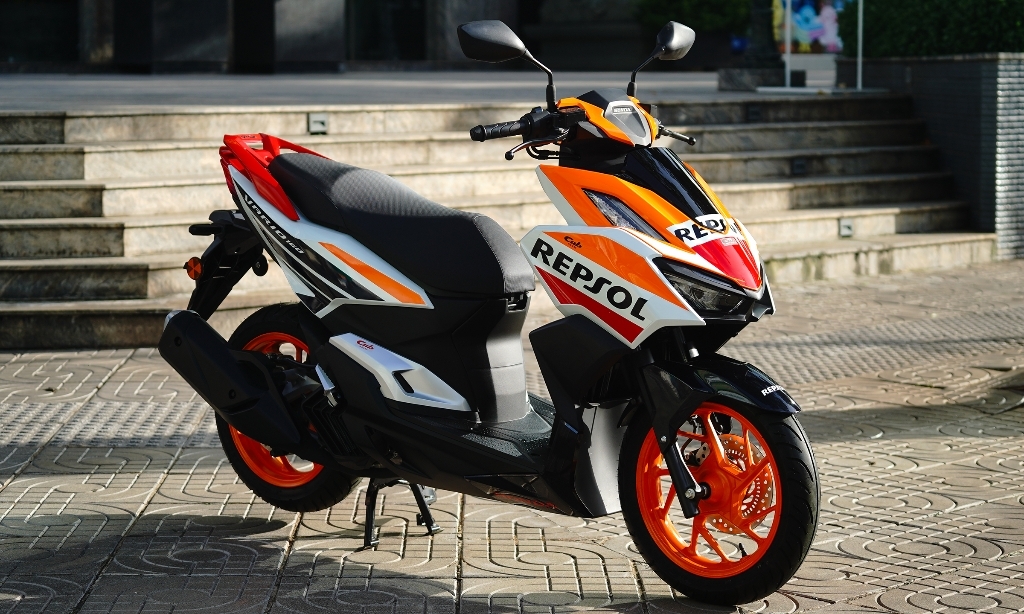 Honda Vario 160 Repsol nhập khẩu có giá hơn 80 triệu đồng