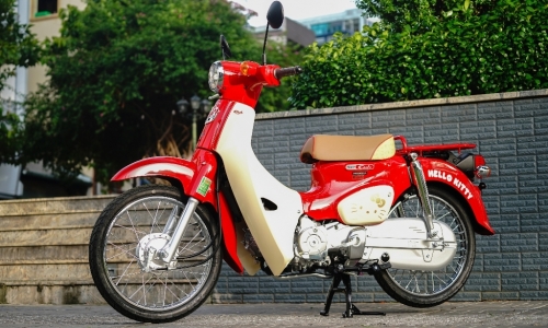 Honda Super Cub 50 bản Hello Kitty lần đầu ra mắt tại Việt Nam