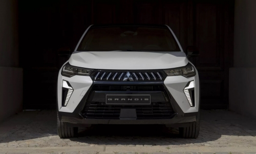 Mitsubishi Grandis tái sinh dưới hình hài SUV hybrid